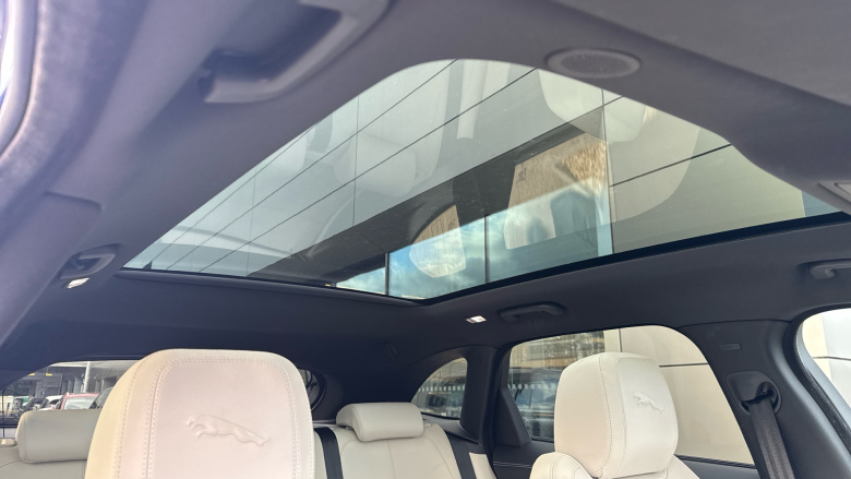 Jaguar F-Pace 2.0 D200 R-Dynamic Black 5dr Auto AWD Diesel Estate